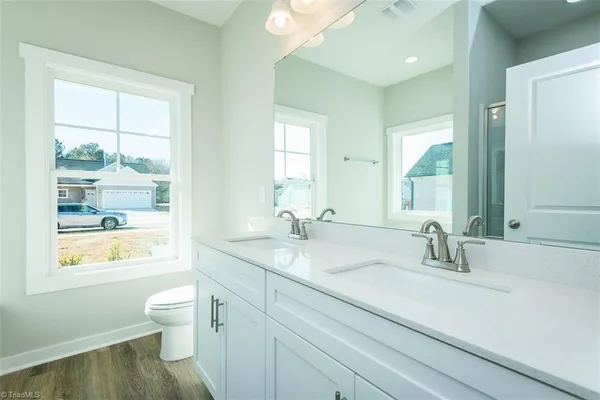 $315,999 | 409 East Lee Avenue, Yadkinville, NC 27055