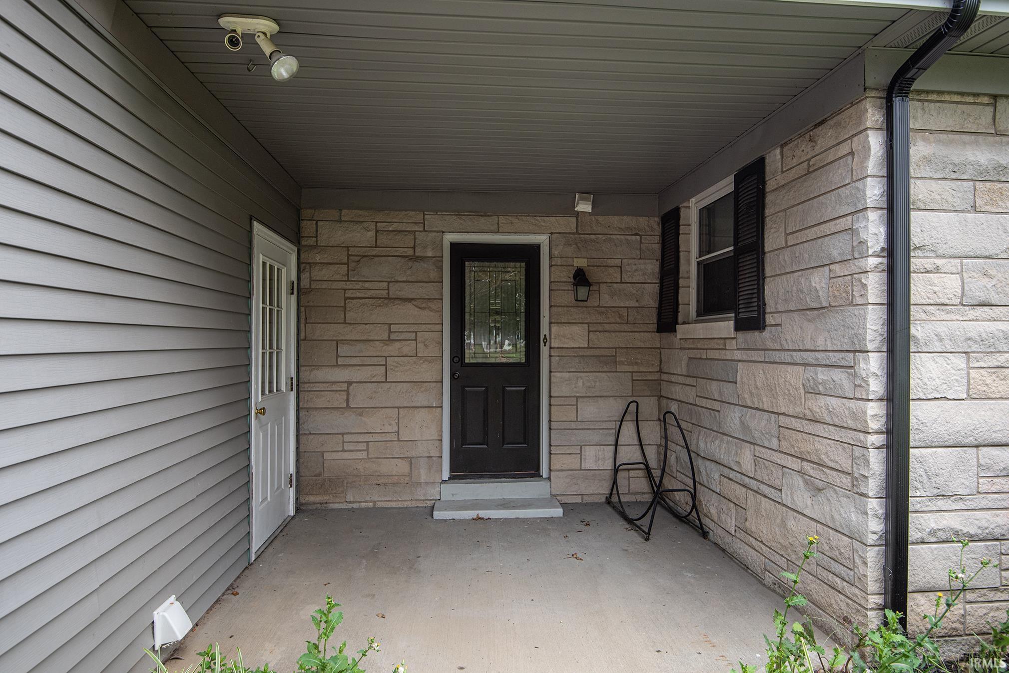 1424 Audubon Road Vincennes, IN 47591 - Photo 2 of 36