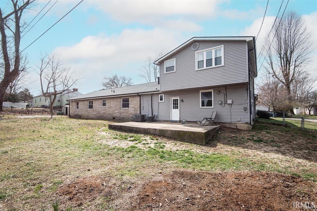 1424 Audubon Road Vincennes, IN 47591 - Photo 35 of 36