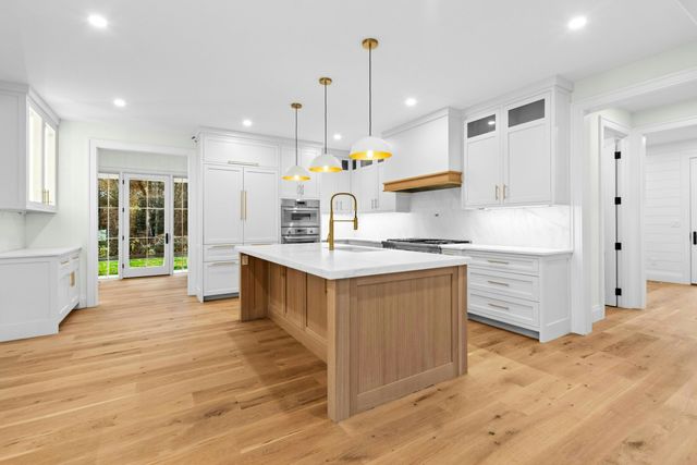 $4,900,000 | 20 Marianne Road, Darien, CT 06820