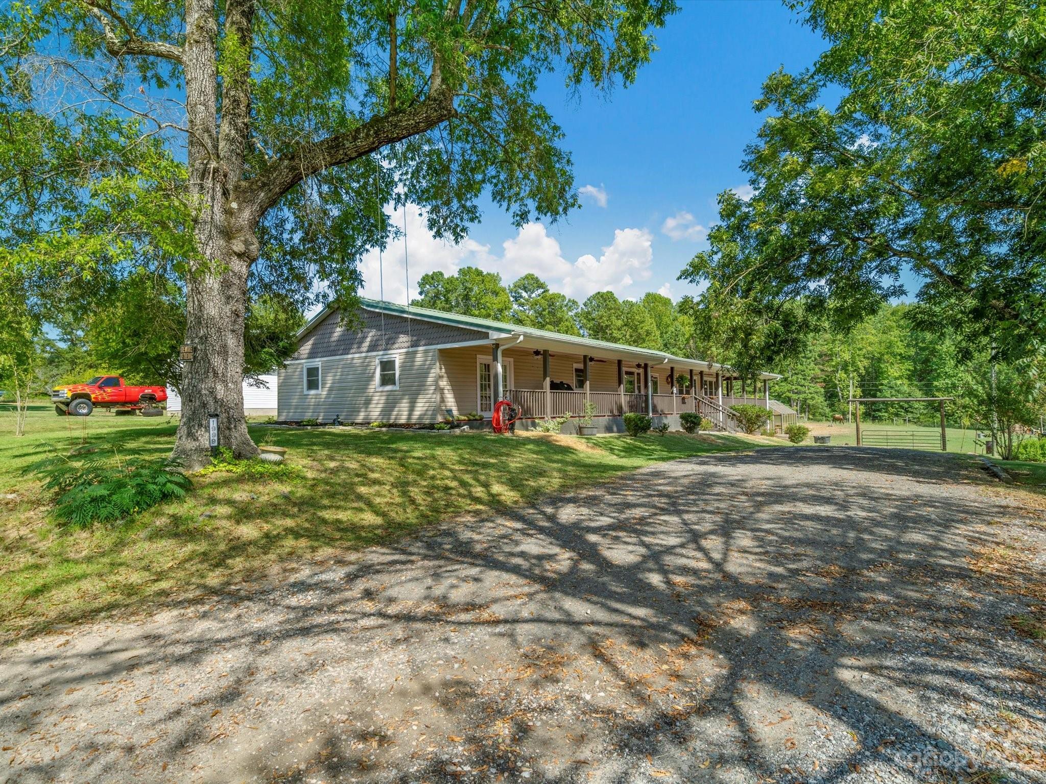 1999 Caring Road York, SC 29745 - Photo 4 of 48 Gallery Image 4