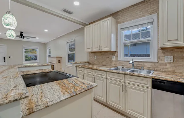 $525,000 | 720 North Ocean Breeze, Lake Worth Beach, FL 33460