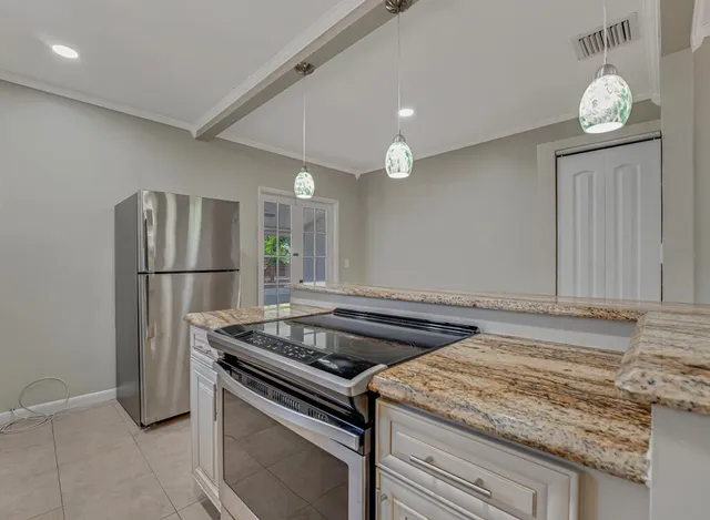 $525,000 | 720 North Ocean Breeze, Lake Worth Beach, FL 33460