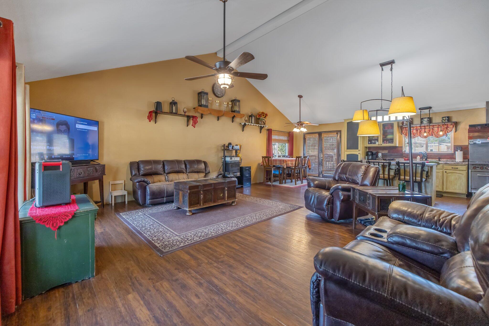 30874 Ruth Hill Road Squaw Valley, CA 93675 - Photo 3 of 42 8-web-or-mls-713A2181