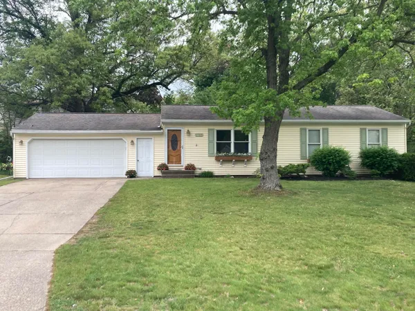 $355,000 | 1785 Woodrun Drive Southeast, Lowell, MI 49331