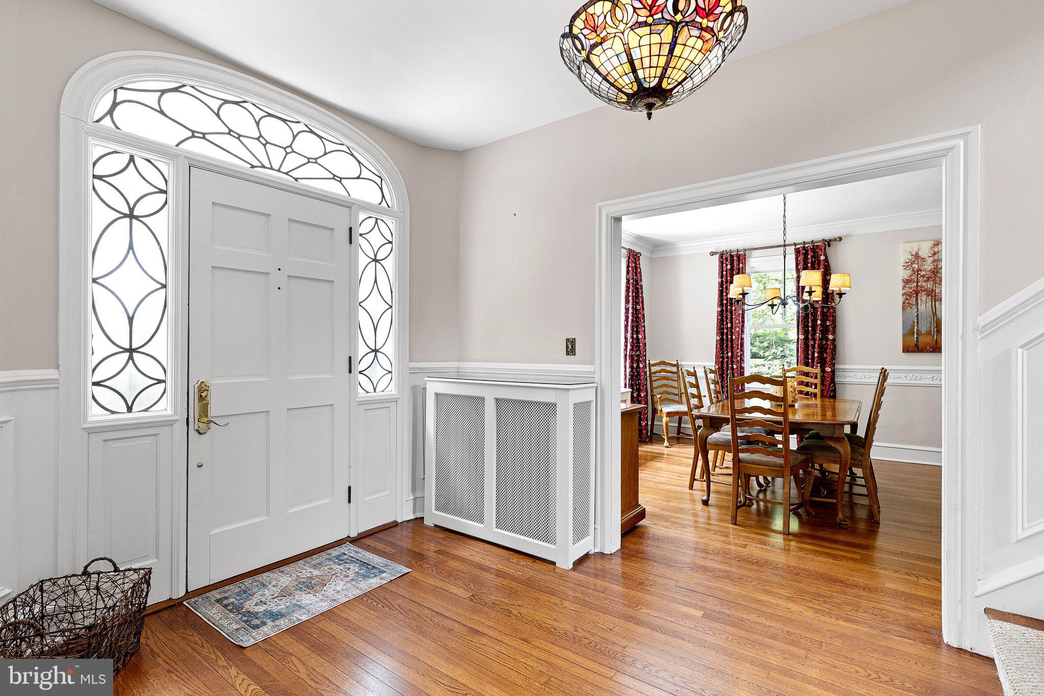 809 Shipley Road Wilmington, DE 19803 - Photo 13 of 51 Grand center hall foyer entrance