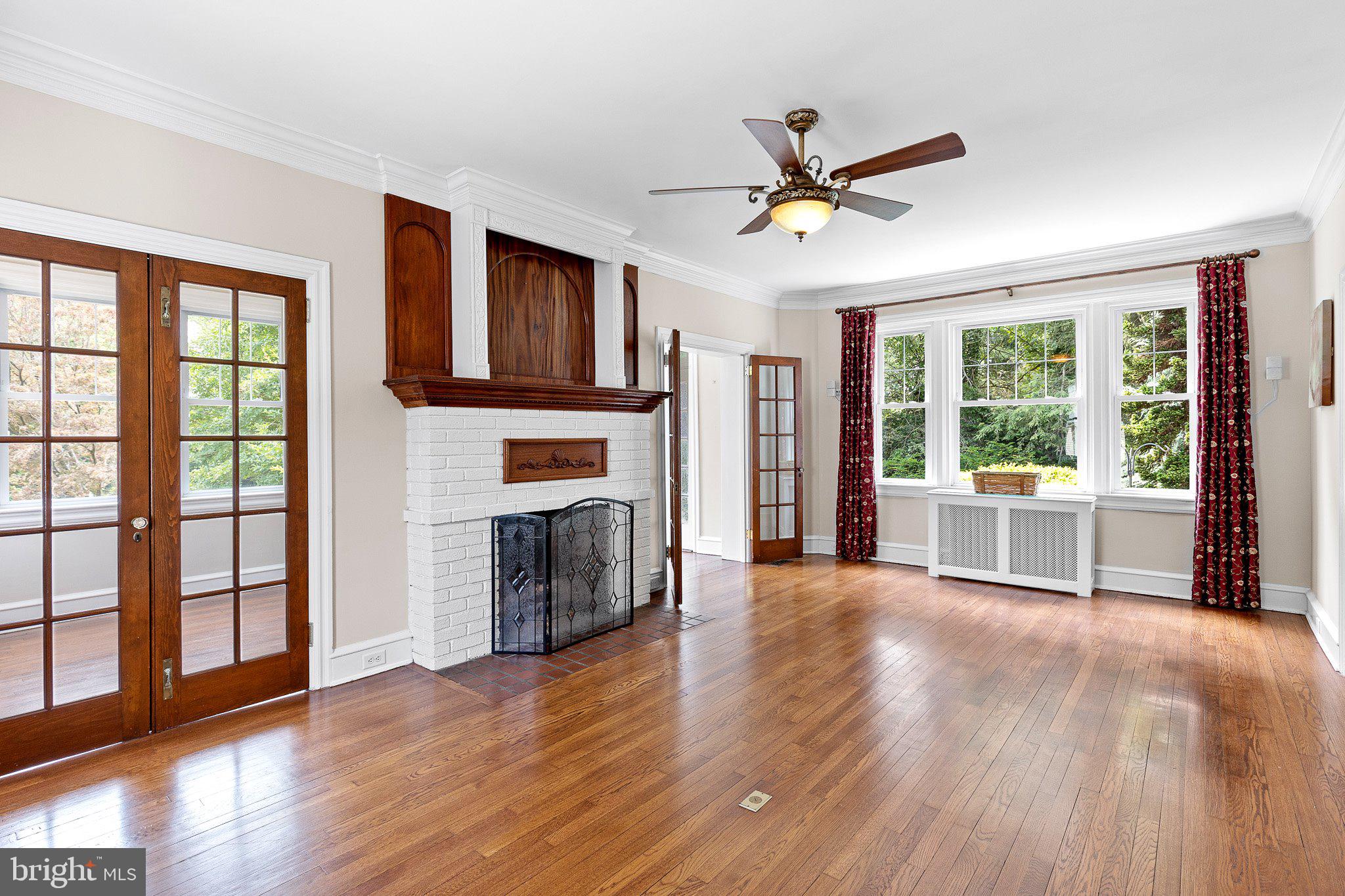 809 Shipley Road Wilmington, DE 19803 - Photo 16 of 51 Gas fireplace & custom mantel