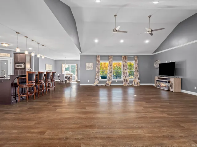 $730,000 | 716 East 550 North, Uniondale, IN 46791