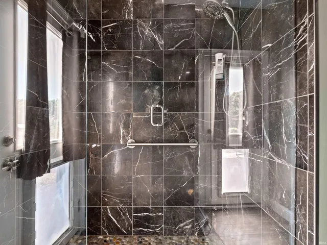 $730,000 | 716 East 550 North, Uniondale, IN 46791