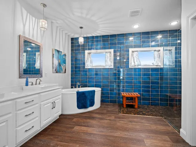 $730,000 | 716 East 550 North, Uniondale, IN 46791