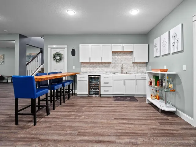 $730,000 | 716 East 550 North, Uniondale, IN 46791