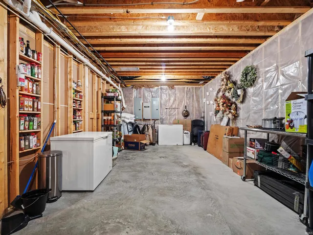 $730,000 | 716 East 550 North, Uniondale, IN 46791