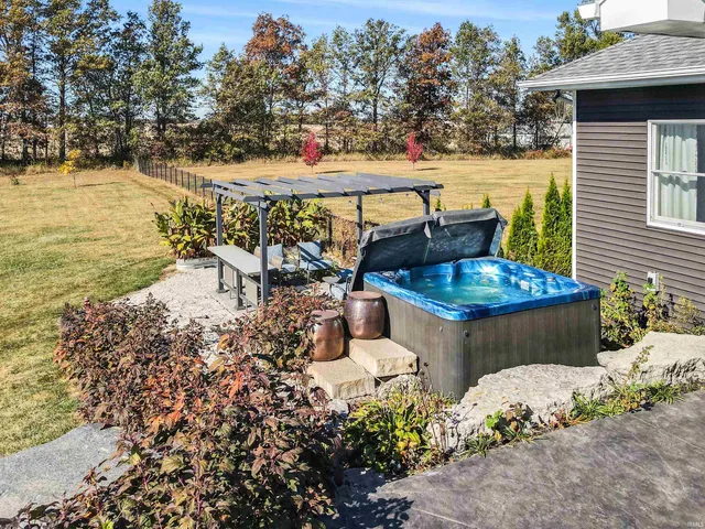 $730,000 | 716 East 550 North, Uniondale, IN 46791