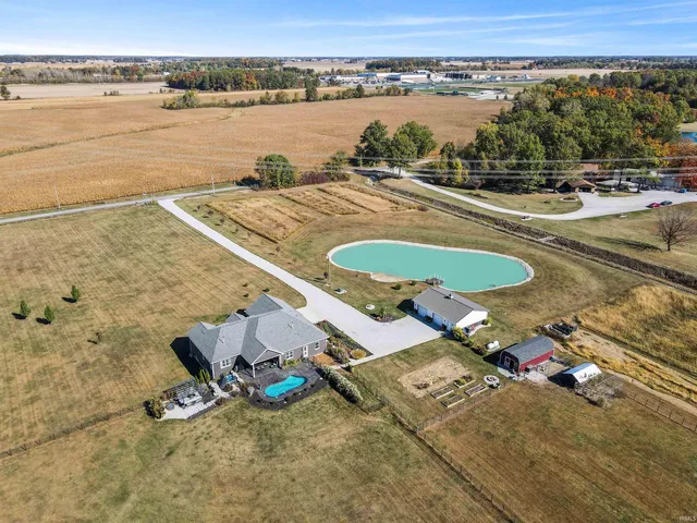 $730,000 | 716 East 550 North, Uniondale, IN 46791