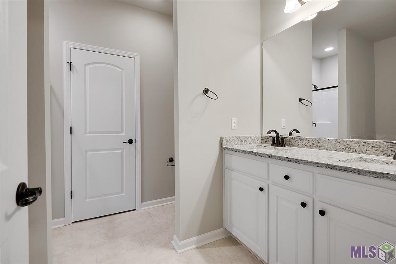 3052 South Roth Avenue Gonzales, LA 70737 - Photo 2 of 10