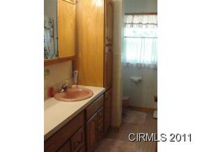 2726 West Harreld Road Marion, IN 46952 - Photo 8 of 9 Gallery Image 8