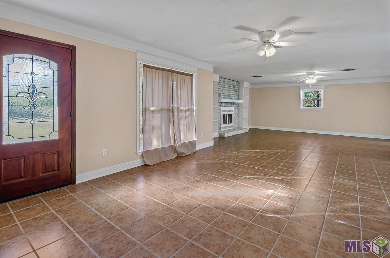 11136 Martin Road Gonzales, LA 70737 - Photo 3 of 16 Gallery Image 3