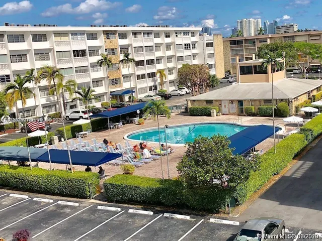 $179,000 | 215 Southeast 3rd Avenue, Unit 407B, Hallandale Beach, FL 33009