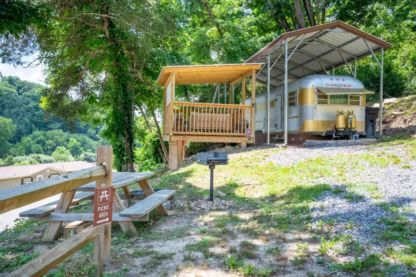 $57,500 | 1401 Main Street, Bland, VA 24315