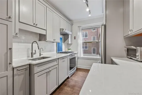$375,000 | 250 Bronxville Road, Unit 2G, Bronxville, NY 10708