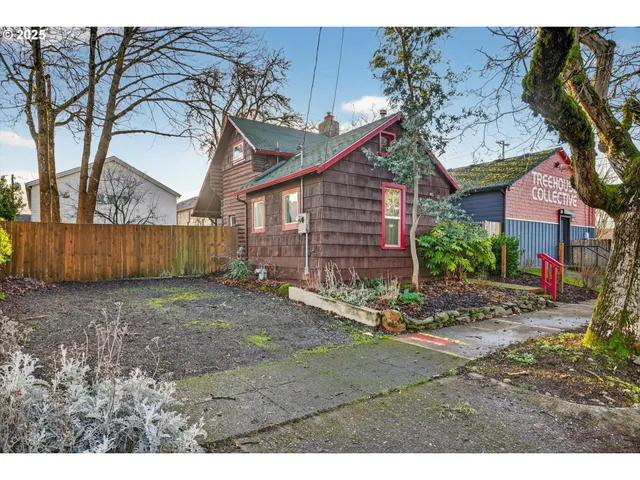 $440,000 | 7512 North Berkeley Avenue, Portland, OR 97203