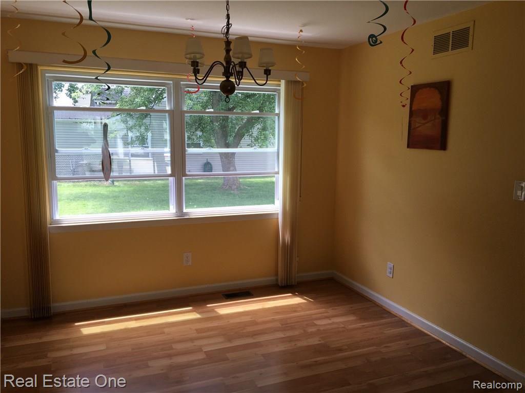 42035 Cherry Hill Road Novi, MI 48375 - Photo 21 of 30 Gallery Image 21