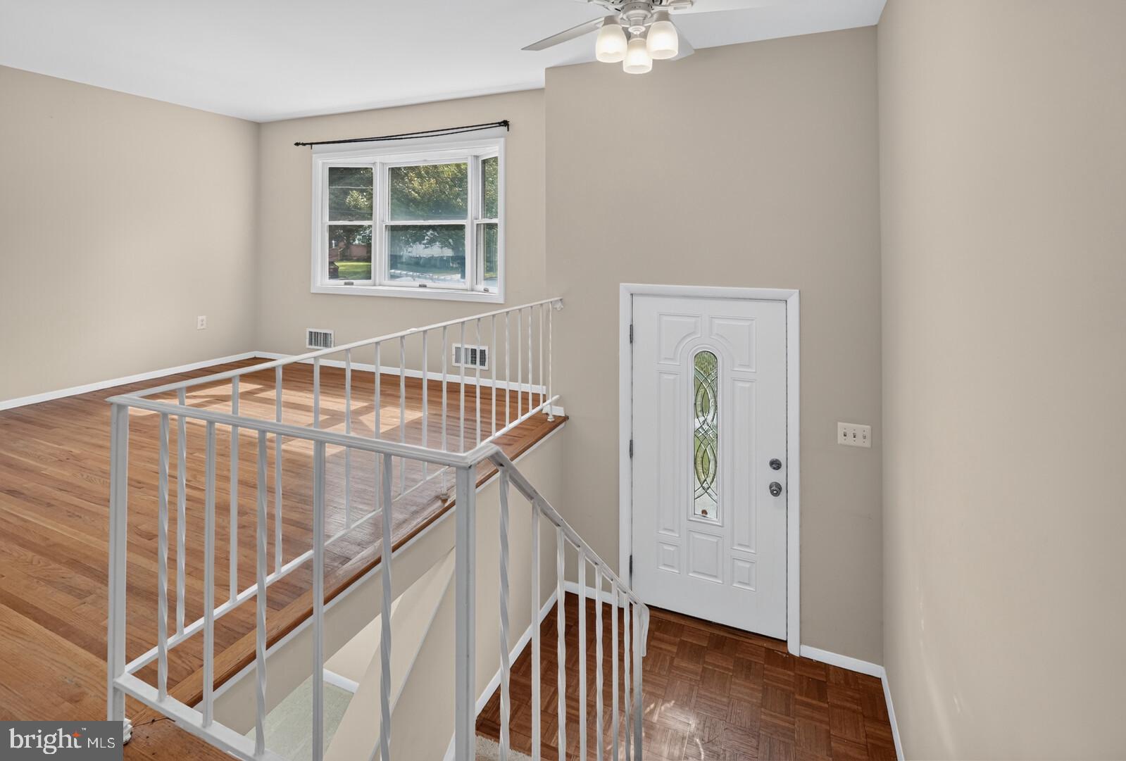204 Rolling Road Gaithersburg, MD 20877 - Photo 3 of 53 Gallery Image 3