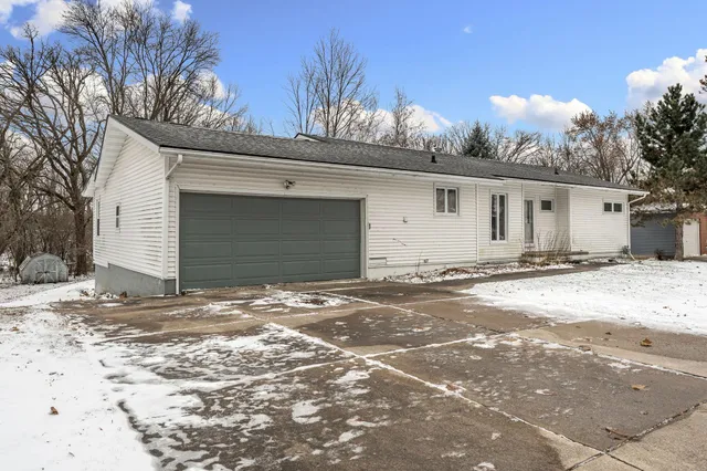 $149,900 | 2010 11th Avenue Northeast, Austin, MN 55912