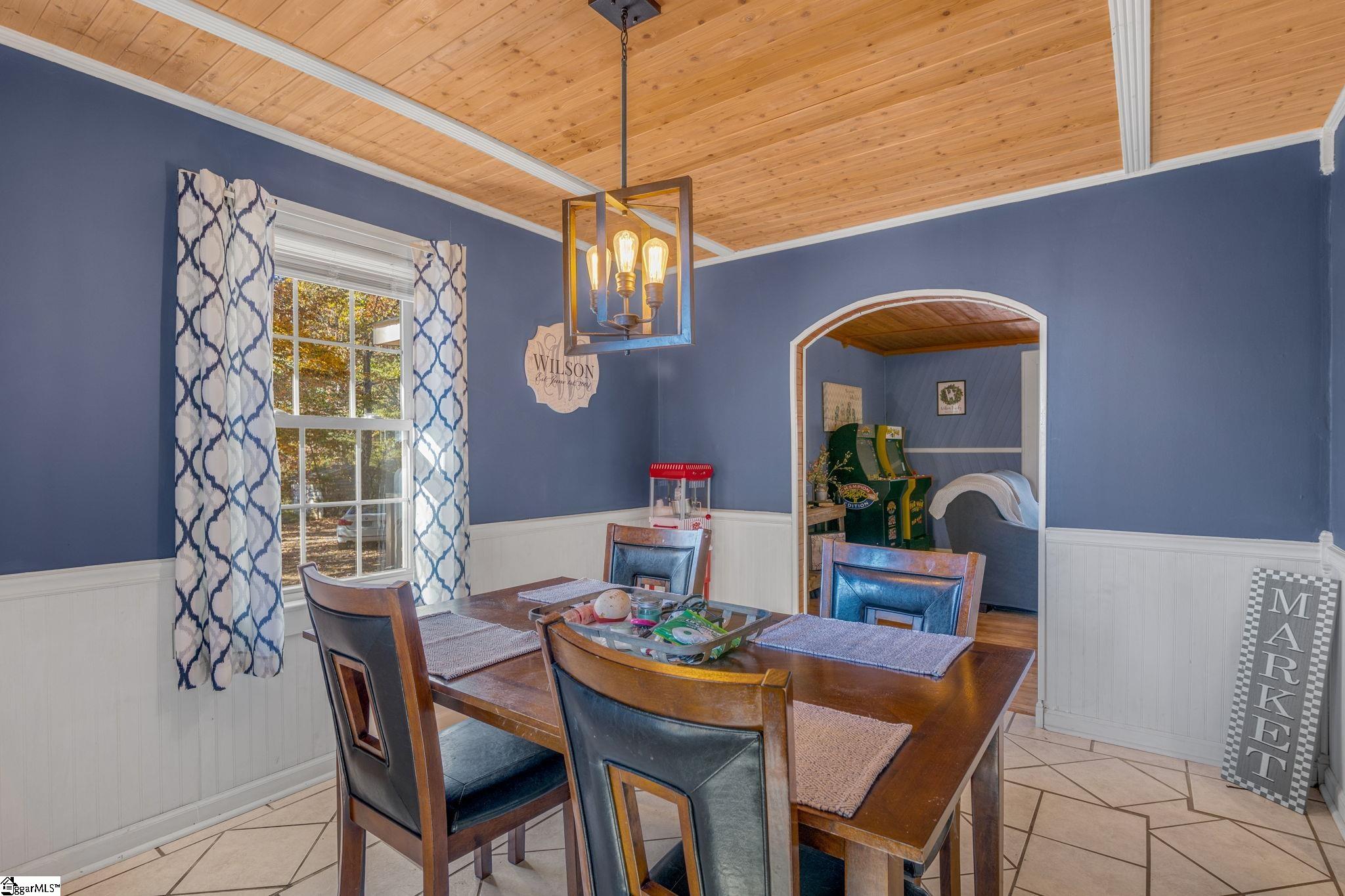 927 Shady Grove Road Pickens, SC 29671 - Photo 11 of 36 Gallery Image 11