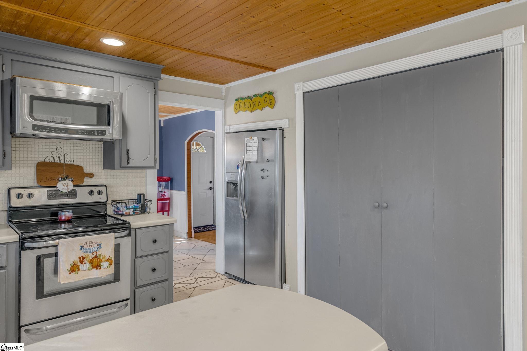 927 Shady Grove Road Pickens, SC 29671 - Photo 15 of 36 Gallery Image 15