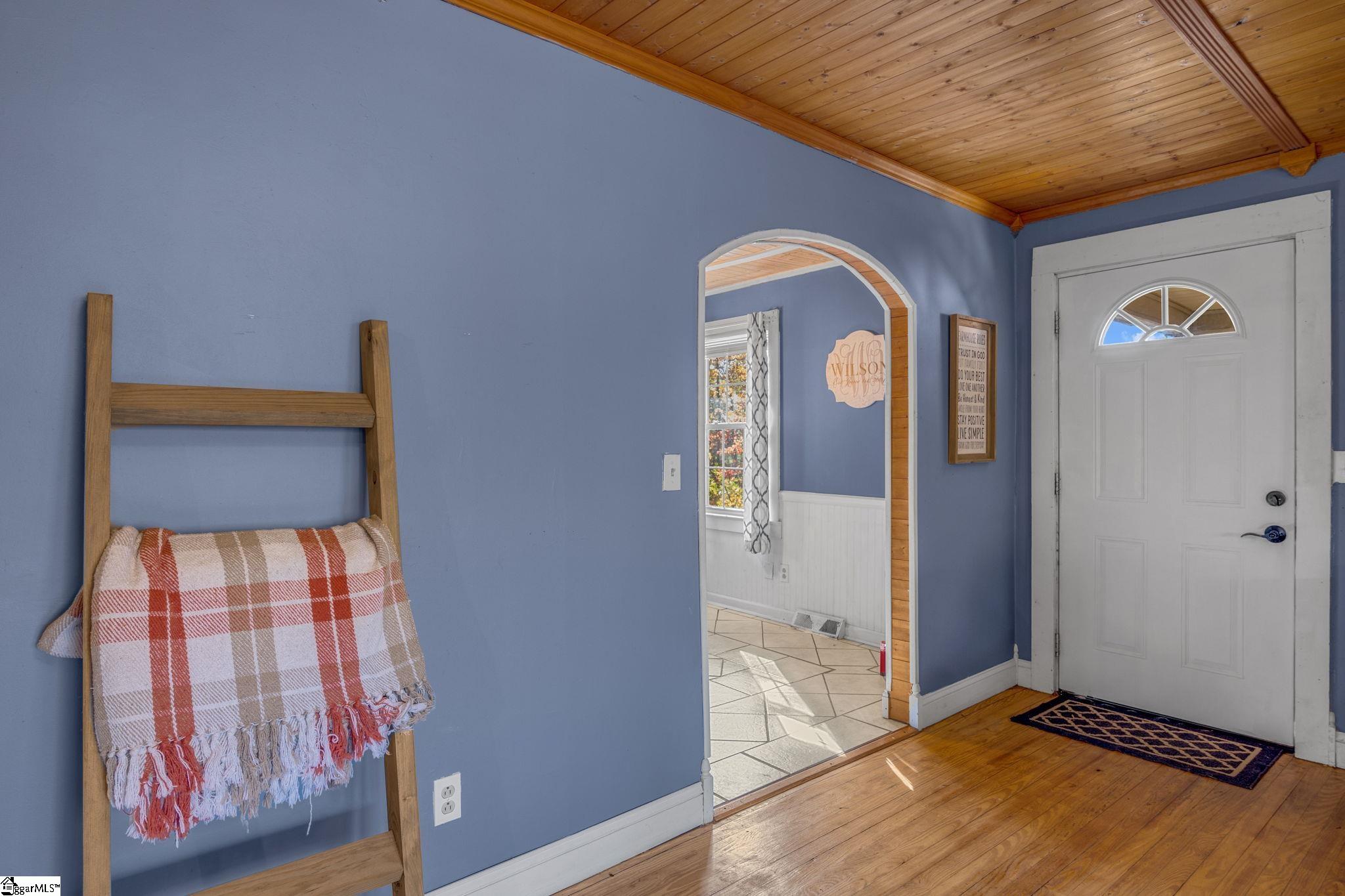927 Shady Grove Road Pickens, SC 29671 - Photo 5 of 36 Gallery Image 5