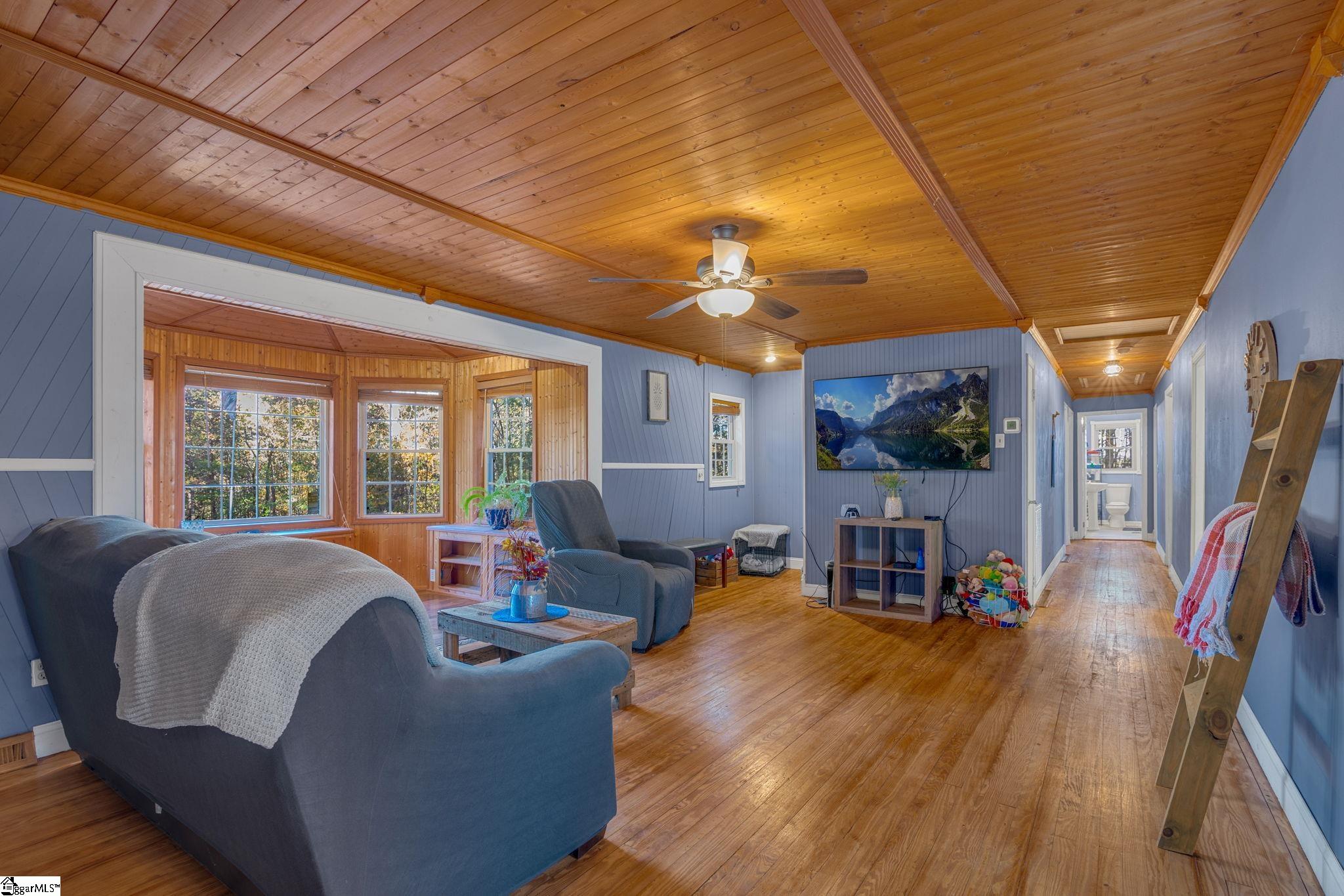 927 Shady Grove Road Pickens, SC 29671 - Photo 6 of 36 Gallery Image 6