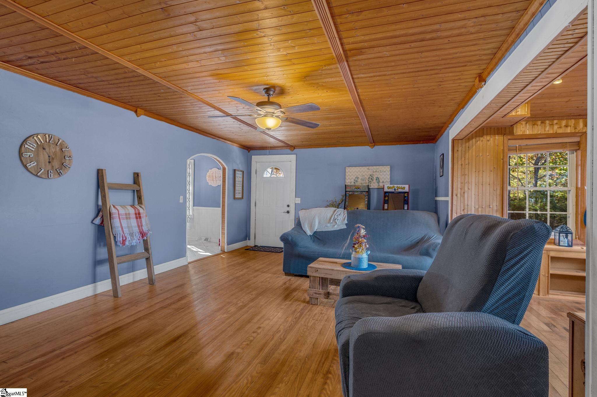927 Shady Grove Road Pickens, SC 29671 - Photo 8 of 36 Gallery Image 8