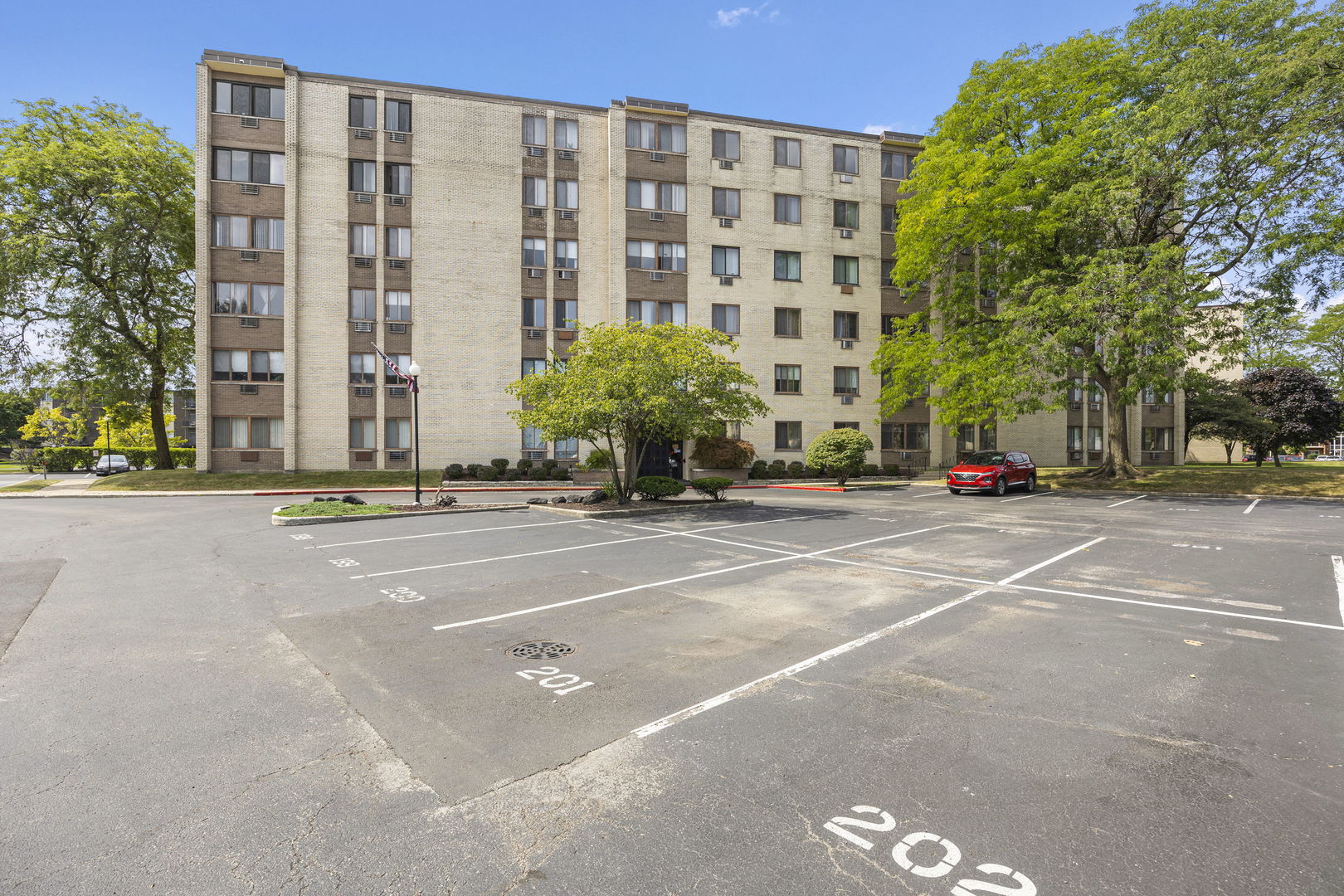 9740 South Pulaski Road, Unit 603 Oak Lawn, IL 60453 - Photo 1 of 19 Gallery Image 1