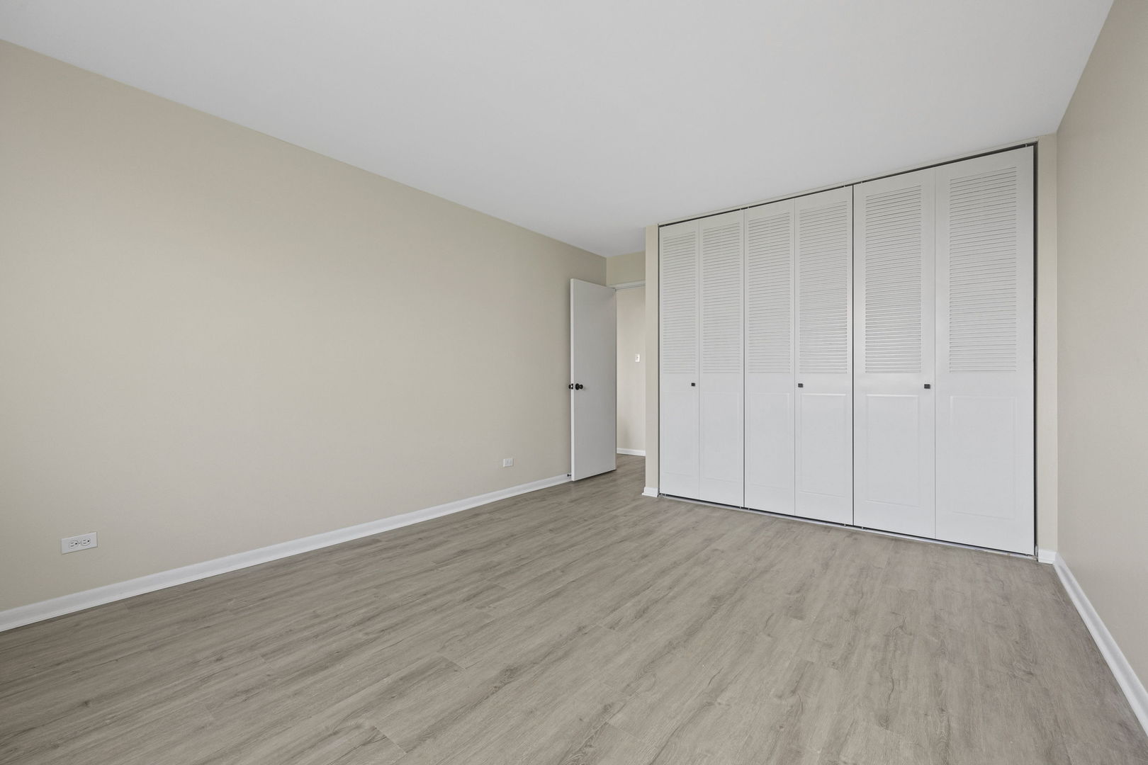 9740 South Pulaski Road, Unit 603 Oak Lawn, IL 60453 - Photo 17 of 19 Gallery Image 17
