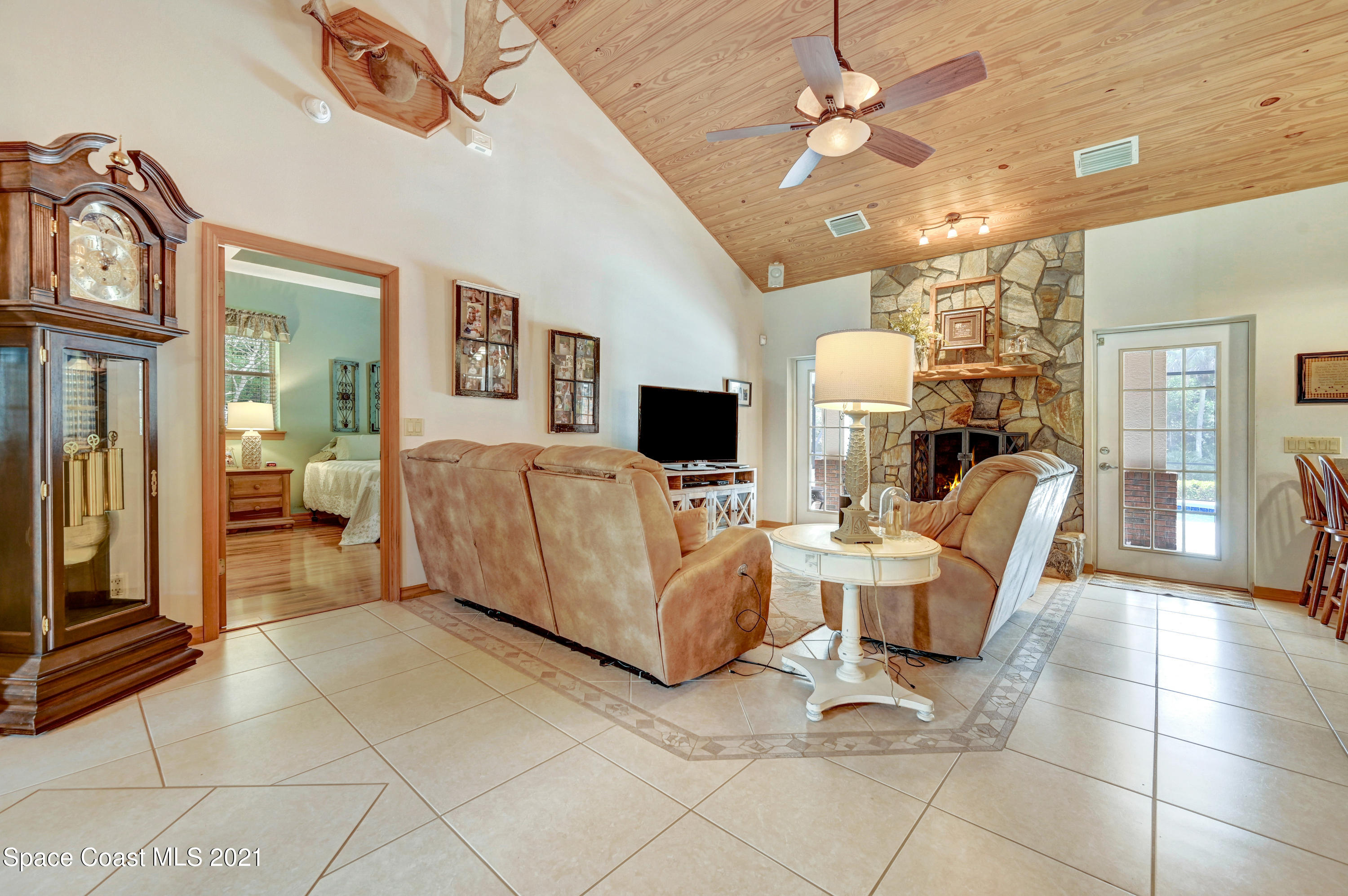 4475 Country Road Melbourne, FL 32934 - Photo 12 of 56 DSC_1868