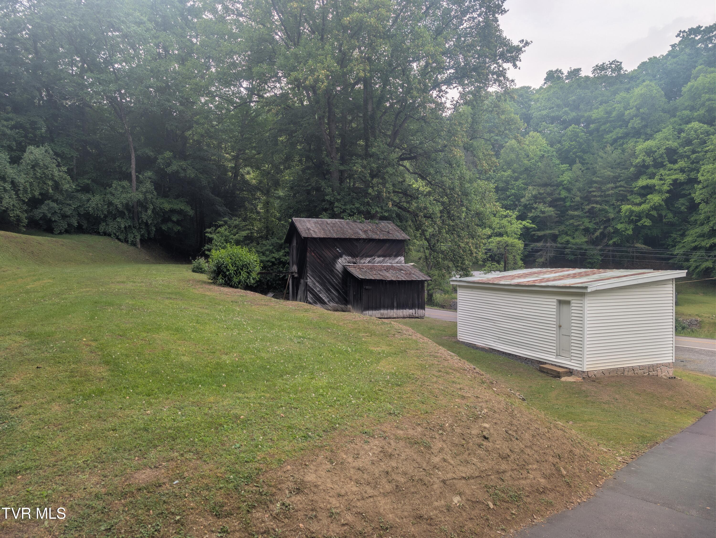 9912 Sandlick Road Bee, VA 24217 - Photo 7 of 26 PXL_20260521_223750906