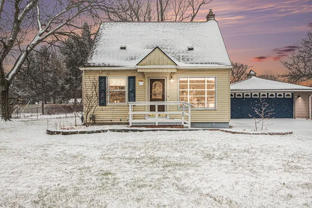 $290,000 | 35425 Five Mile Road, Livonia, MI 48154