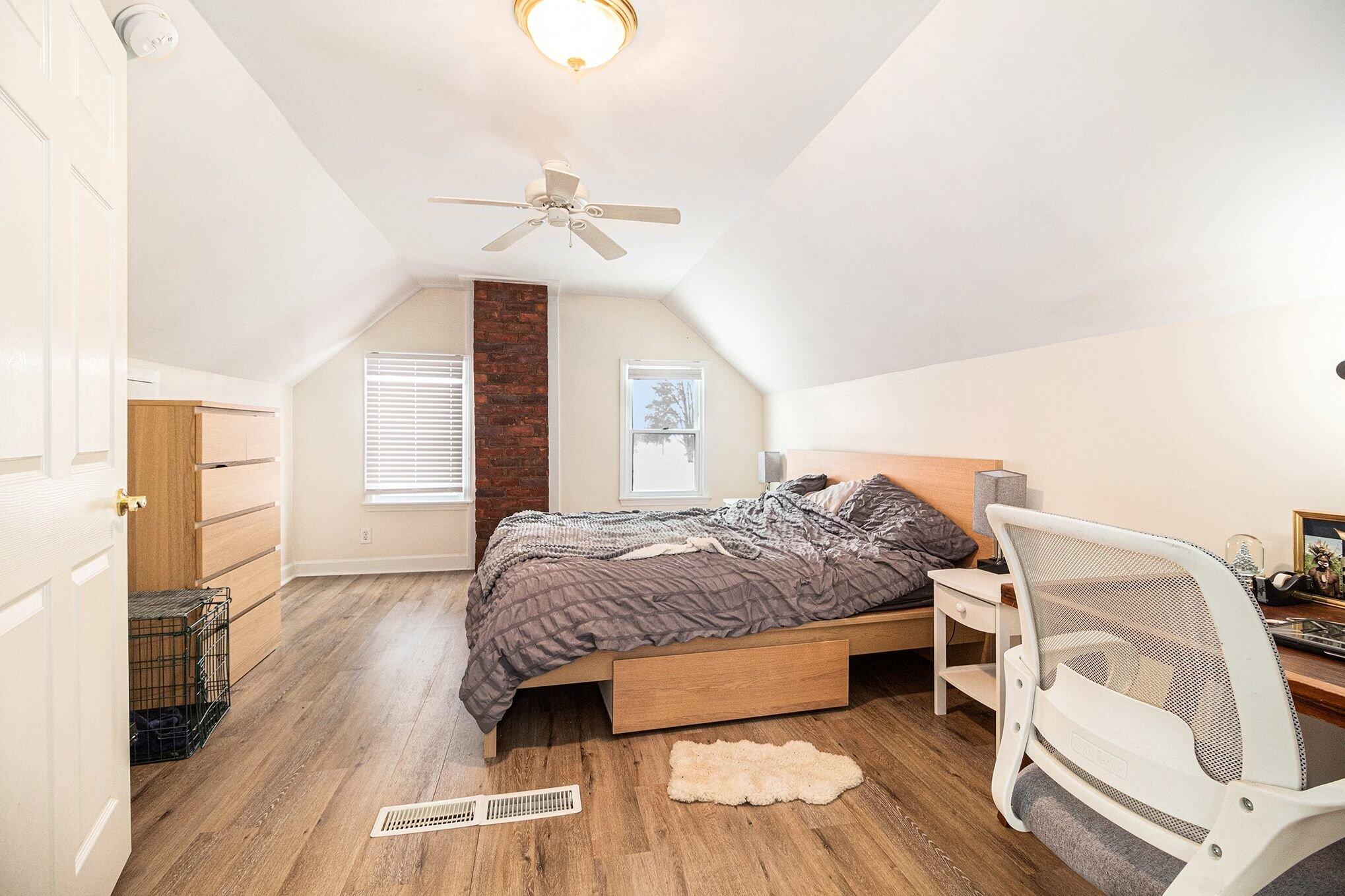 35425 Five Mile Road Livonia, MI 48154 - Photo 11 of 19 011_file_9568