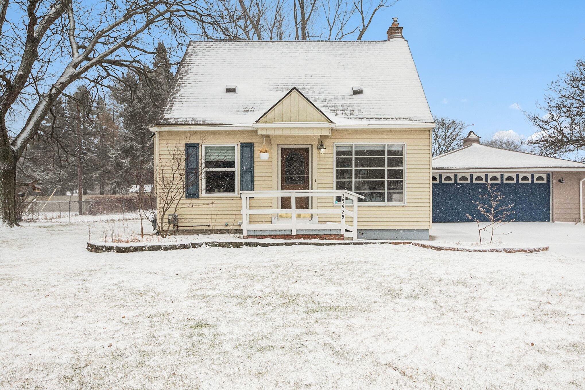 35425 Five Mile Road Livonia, MI 48154 - Photo 2 of 19 002_file_6697