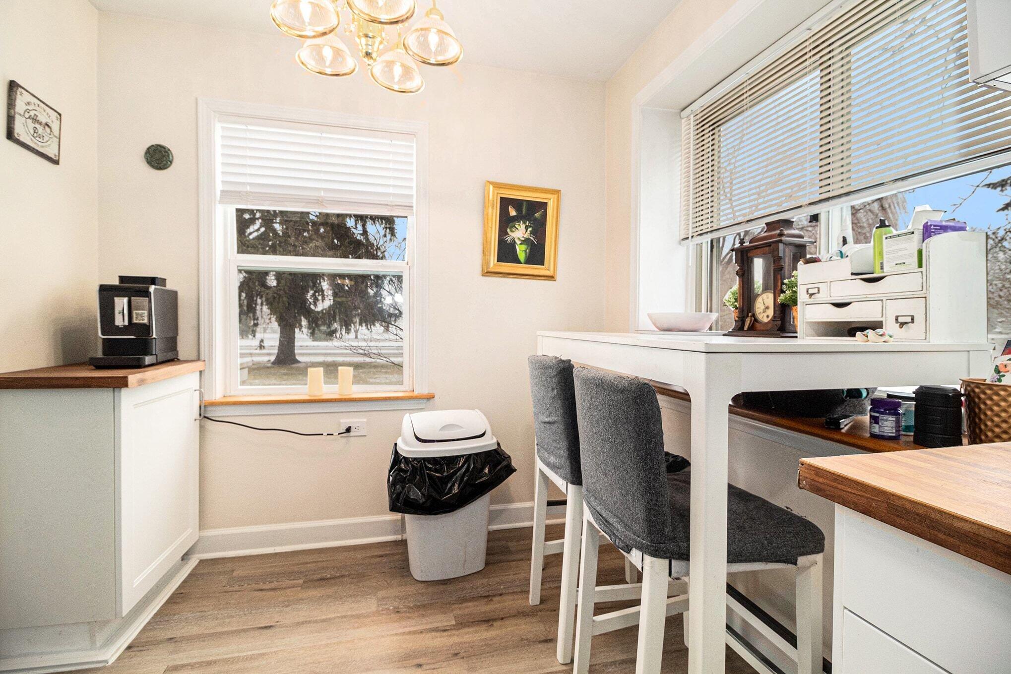 35425 Five Mile Road Livonia, MI 48154 - Photo 7 of 19 007_file_6997