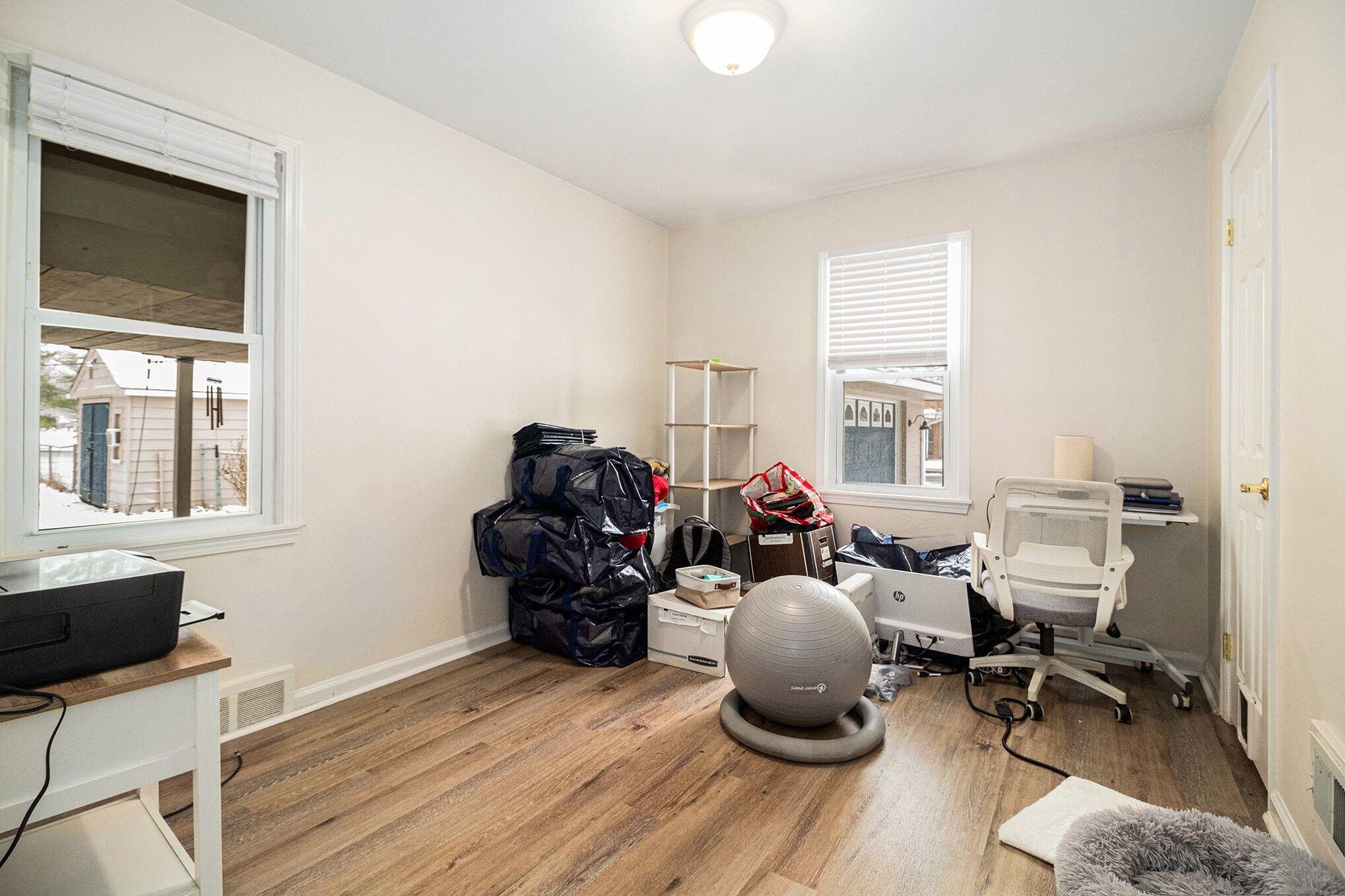 35425 Five Mile Road Livonia, MI 48154 - Photo 8 of 19 008_file_5006