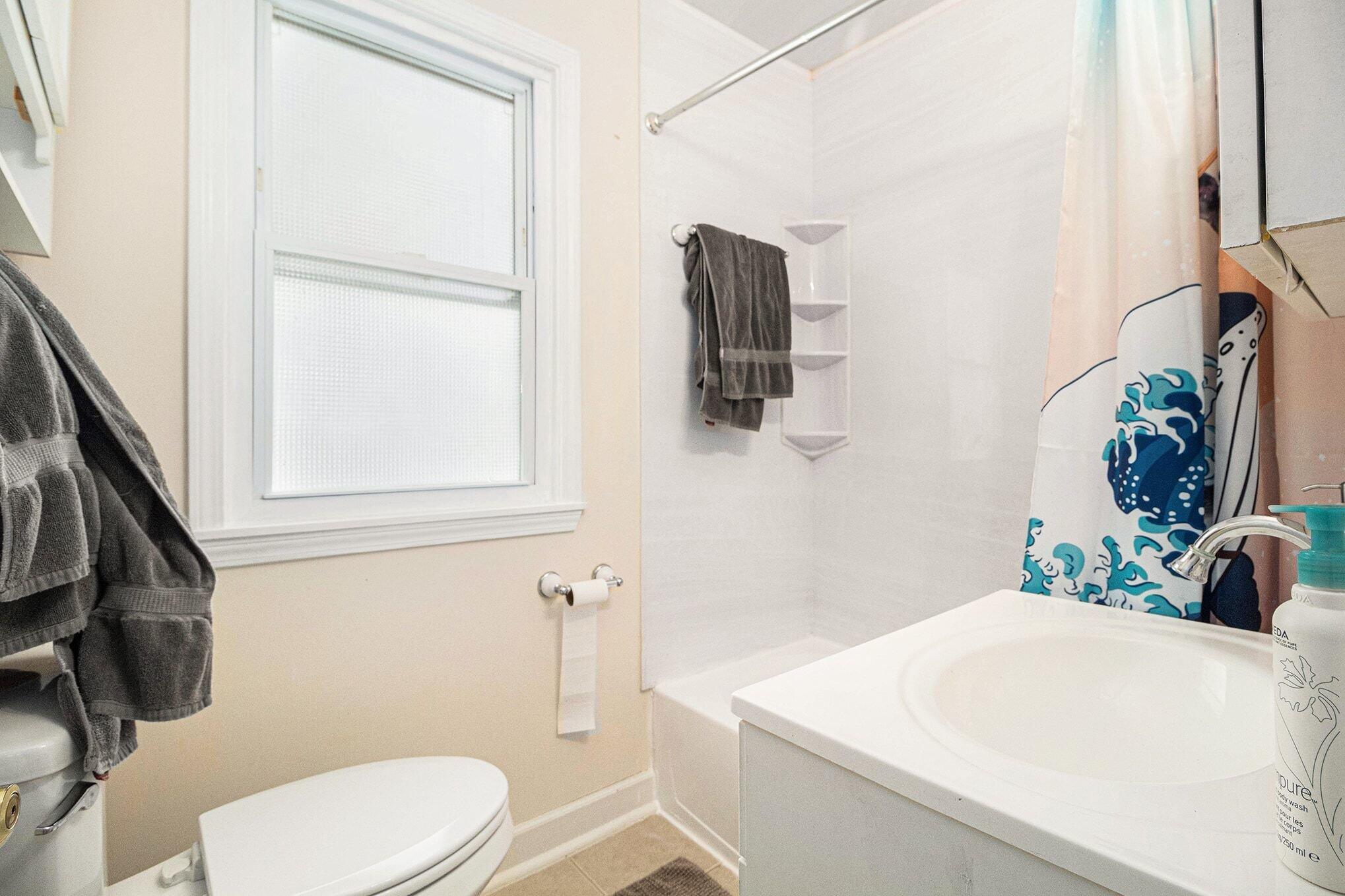 35425 Five Mile Road Livonia, MI 48154 - Photo 9 of 19 009_file_5899