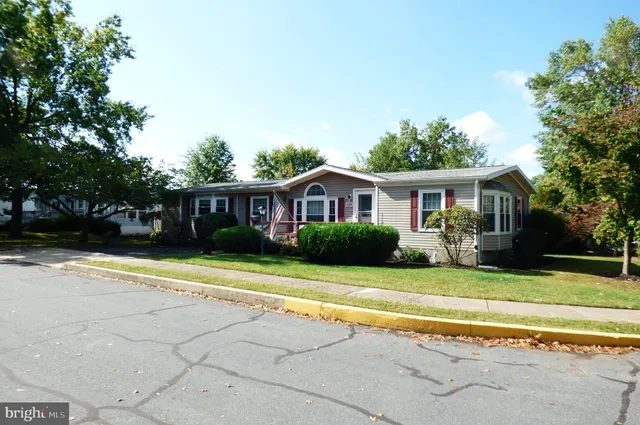 $174,900 | 689 Mimosa Court, Red Hill, PA 18076