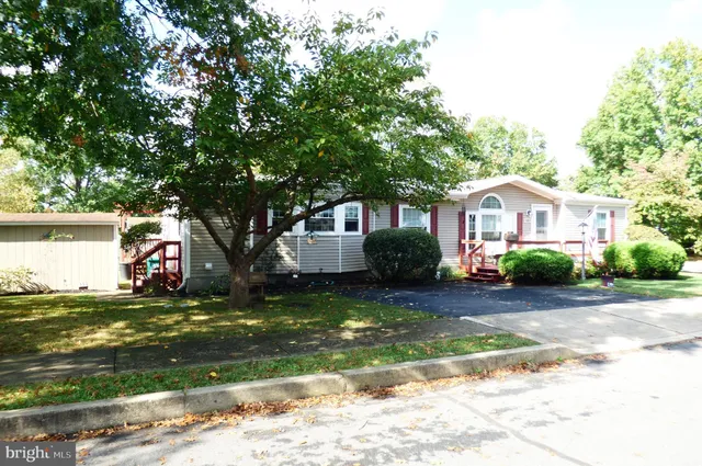 $174,900 | 689 Mimosa Court, Red Hill, PA 18076