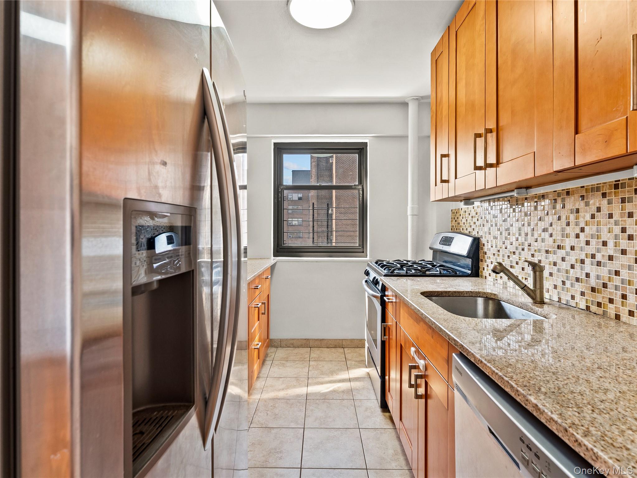 21-66 33rd Road, Unit 11B Queens, NY 11106 - Photo 8 of 20