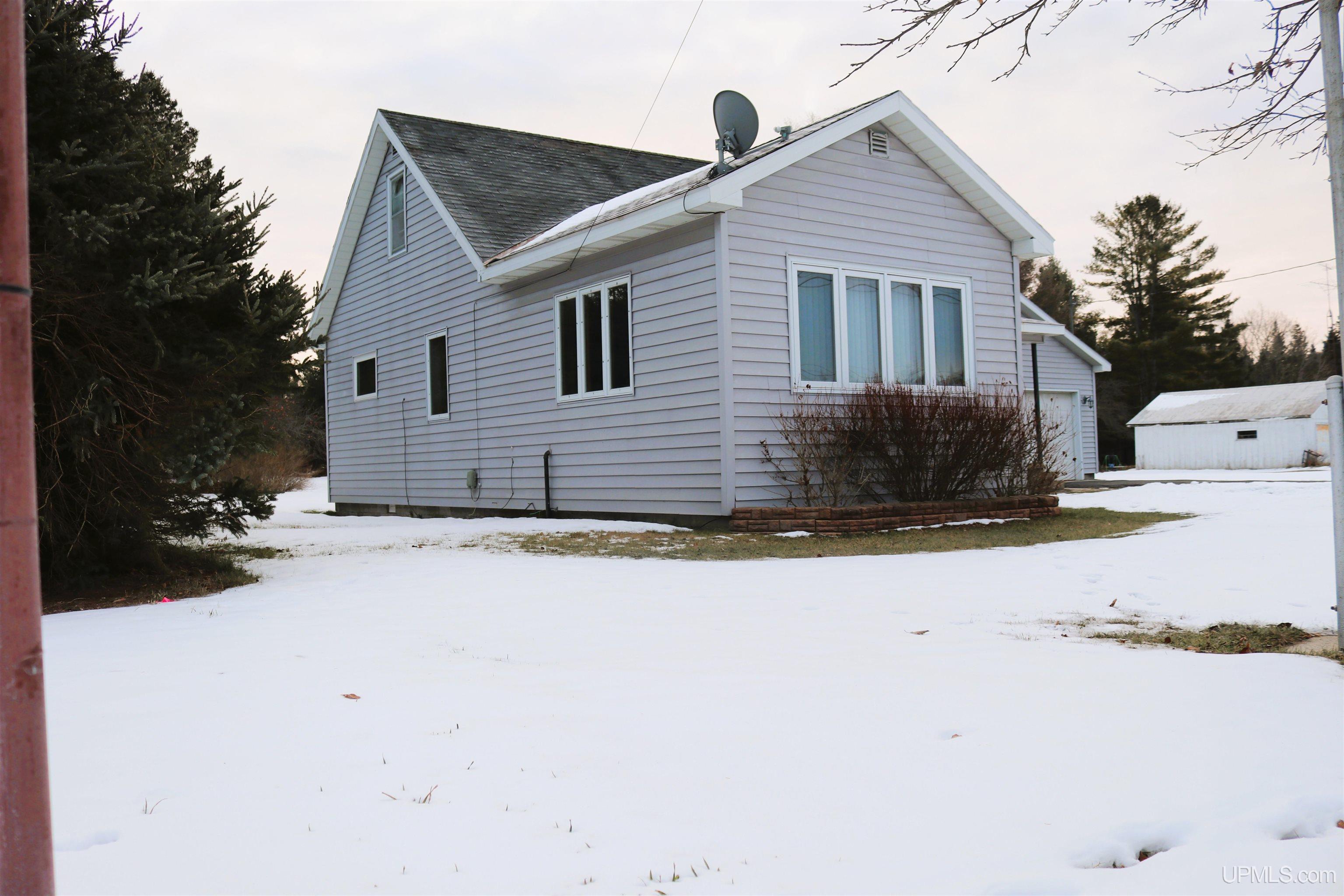 1174 North Gulliver Road Gulliver, MI 49840 - Photo 2 of 58