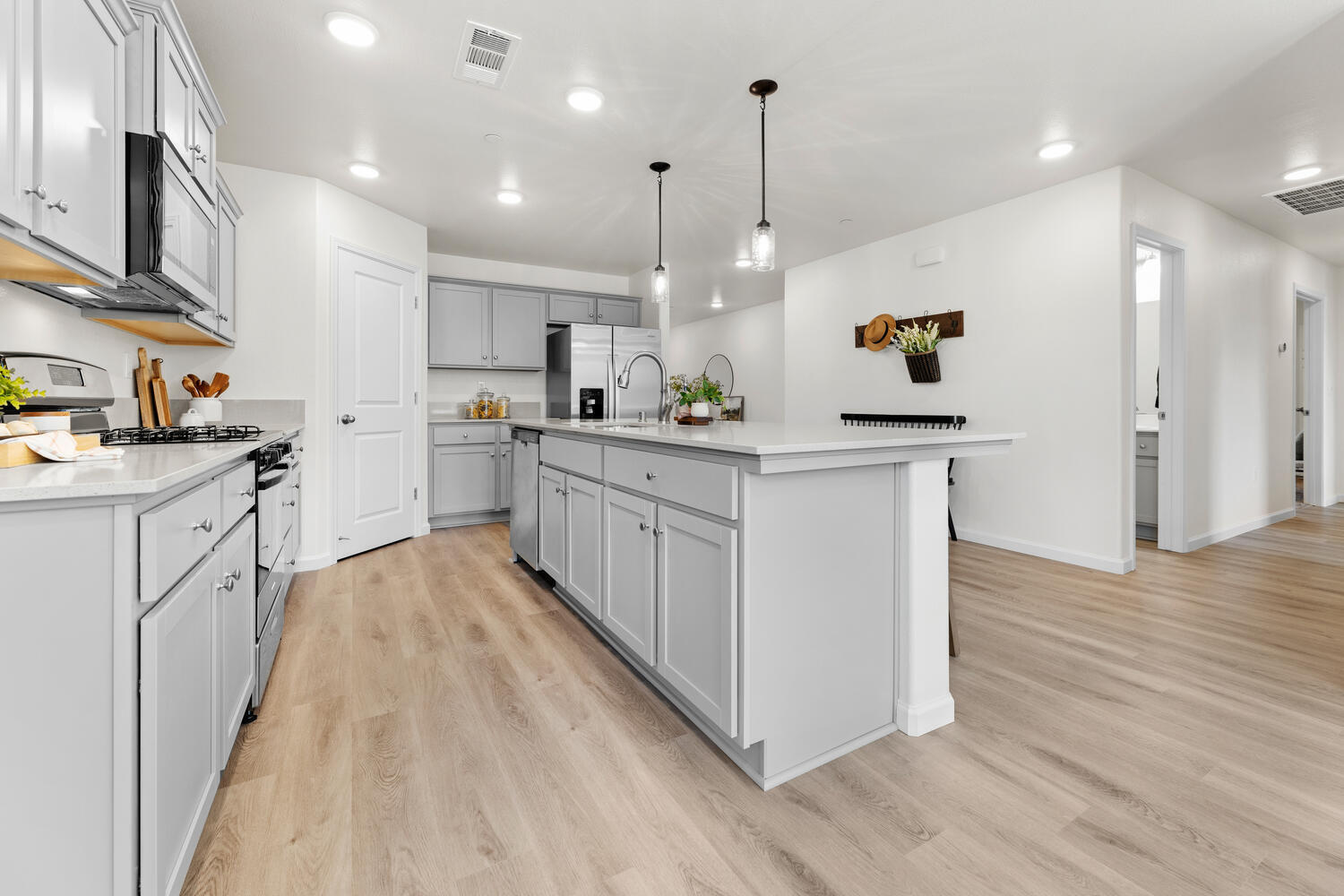 30699 Magnolia Road Visalia, CA 93291 - Photo 6 of 13 Willow 5