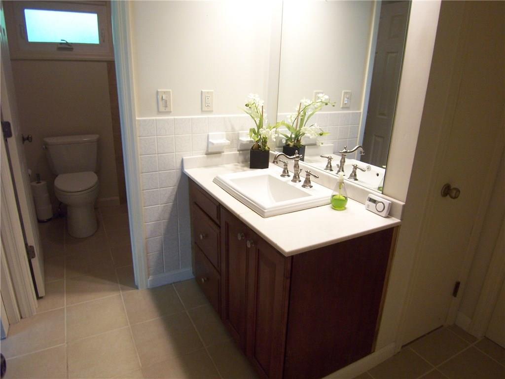 1755 Partridge Run Road Pittsburgh, PA 15241 - Photo 17 of 25 Main bath works has access to both bedrooms, and additional compartmentalization for great privacy and ease for guests and children to get ready.