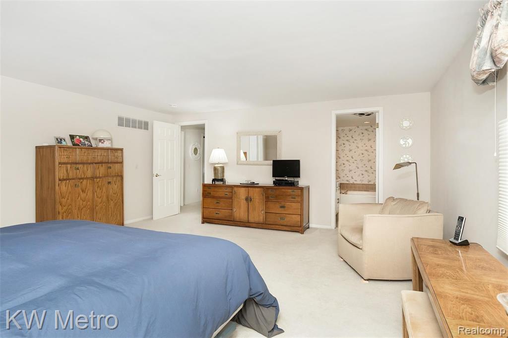 1659 North Kilburn Road Rochester Hills, MI 48306 - Photo 26 of 42